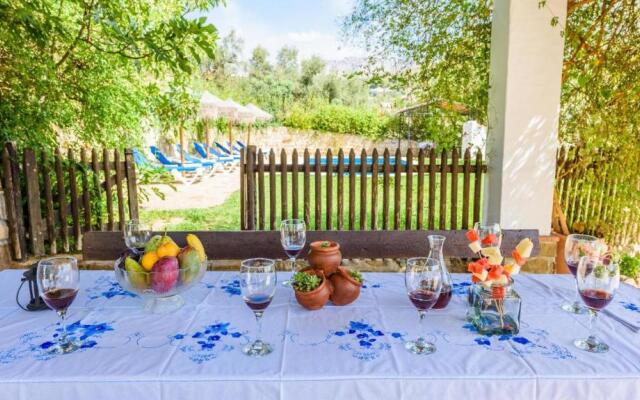 Los Huertos Antequera - La Higuera by Ruralidays