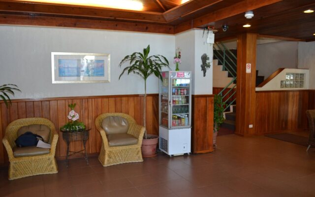 West Plaza Hotel by the Sea