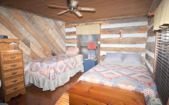 Pondview Cabin - Log Cabin Retreat
