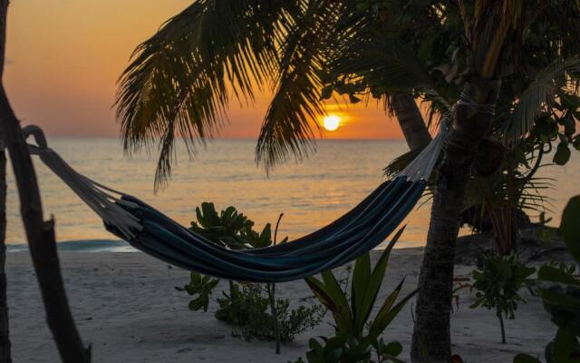 Clouds Beach Retreat Laamu