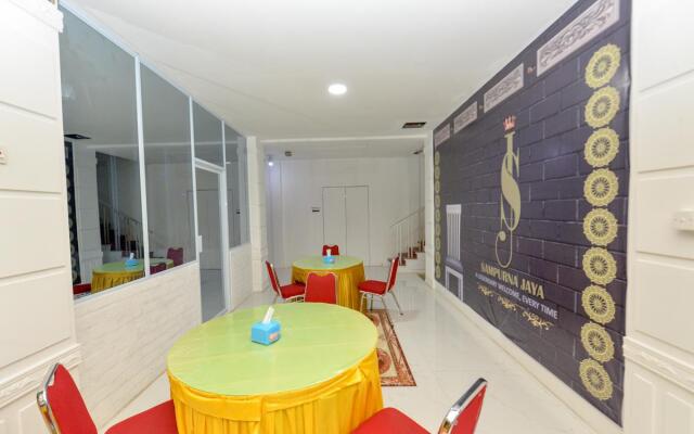 OYO 2487 Sampurna Jaya Hotel