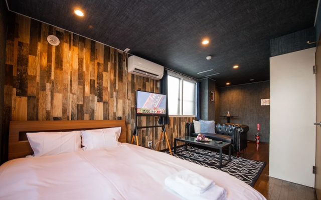 Silk Court 202