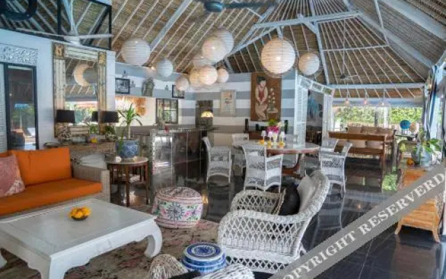 卡利斯别墅酒店(Villa Kalis)