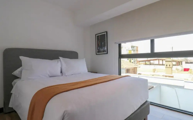 w Resplendent 2BR w Great Balcony in San Isidro