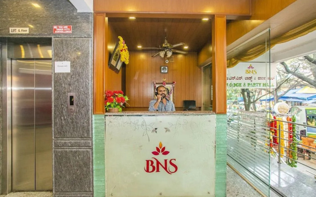 OYO 25121 Bns Lodge