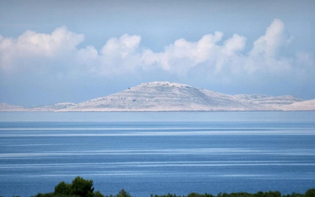 Slavica - Free Parking - A1 Mali