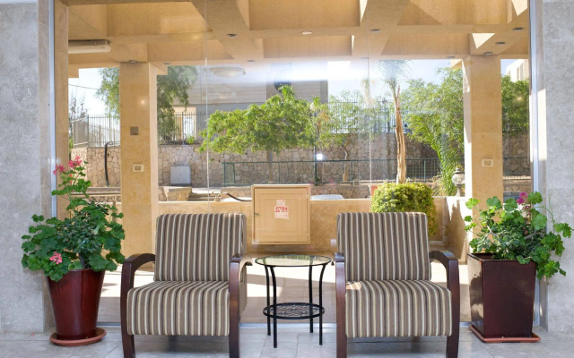Ramon Suites Hotel