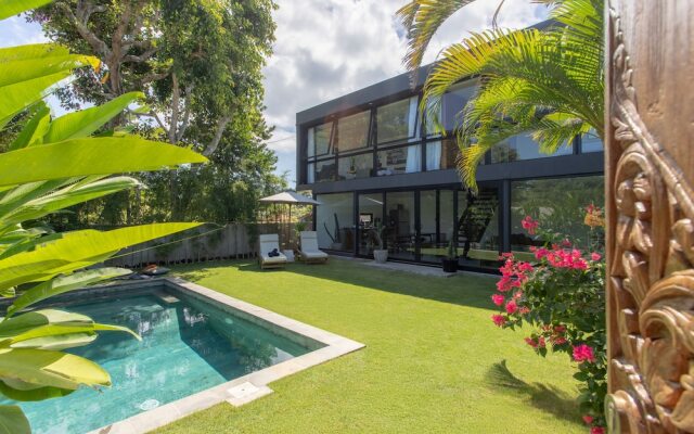 Villa Mola by Alfred in Bali