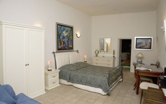 Adamis Majesty Suites