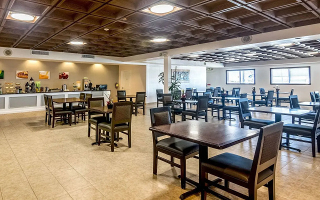 Budget Host Inn & Suites