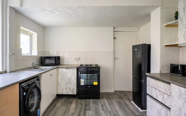 Heart of Blackpool - Sleeps 10 - Parking