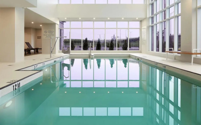 Doubletree By Hilton Montreal Airport