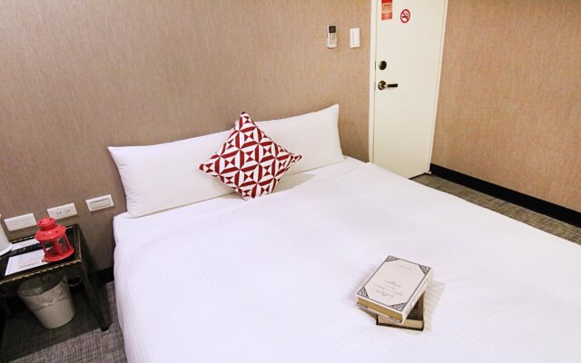Holiday Fun - Hostel