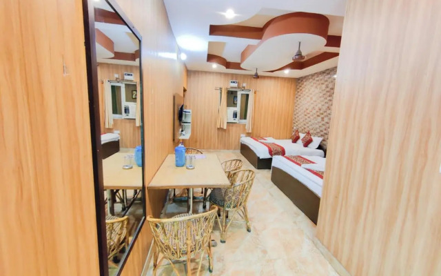 Bhagirathi Hotel in Tapovan By PerfectStyaz