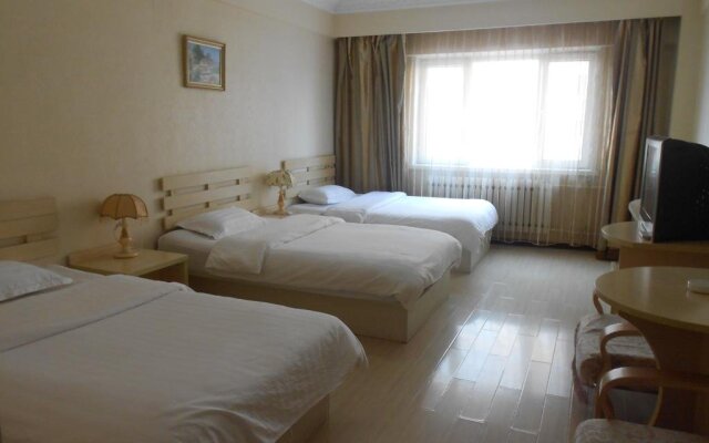 Super 9 Business Hotel