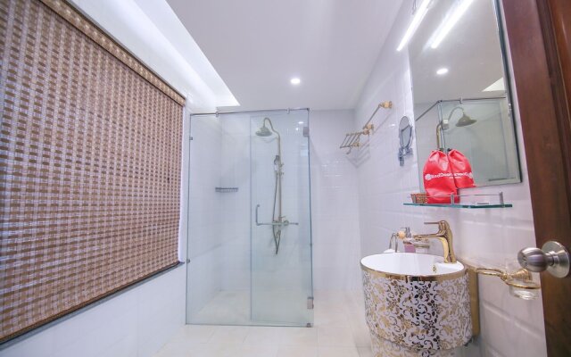 RedDoorz Premium @ Nguyen Thai Son Street