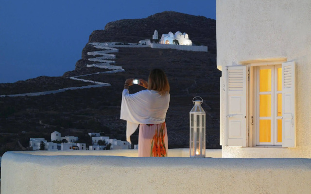 Aspalathras White Hotel