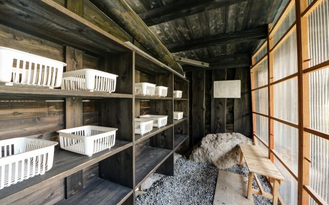 Nakanosawa Onsen Iroriyu no Yado Osakaya