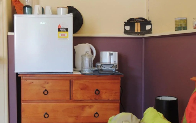 Wozza's B&B and Vault Cafe