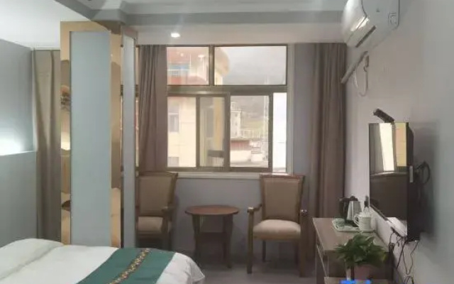 Zhenba Jinya Business Hotel