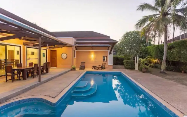 Tim buktu 4BR Jacuzzi WalkVillaMarket170