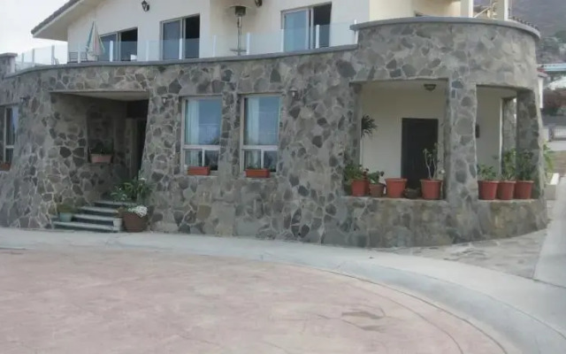 Castillo Puerta del Mar