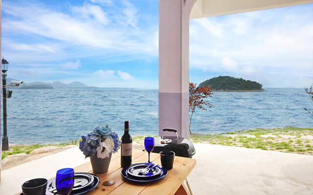 Namhae Blue & White Pension