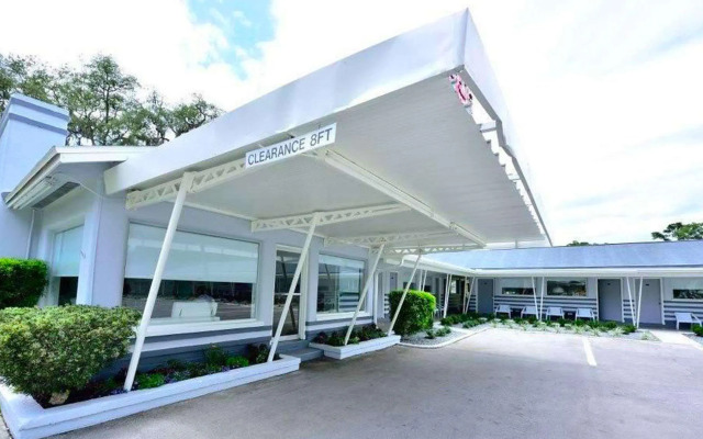 Sun Plaza Motel