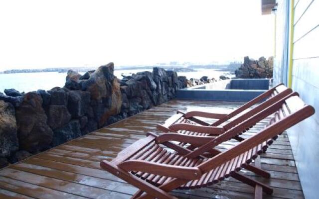 Jeju Namoo-n-sea Pension