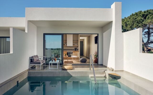 Oceanis Luxury Suites