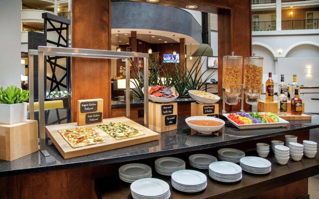 Embassy Suites by Hilton Dallas Park Central Area