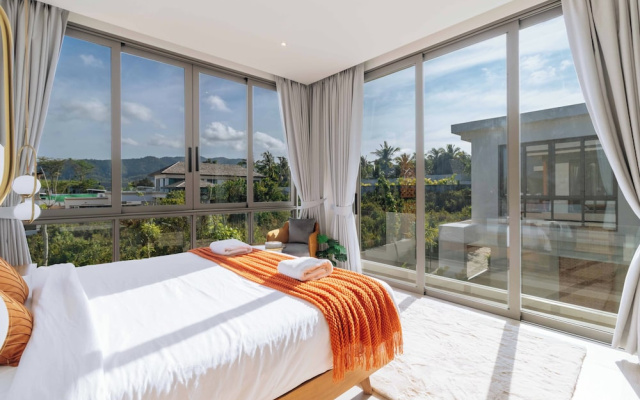 4BR Pool Villa Near Bang Tao Beach V301