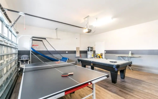 Furnished 8 Bed 5 Bath Villa