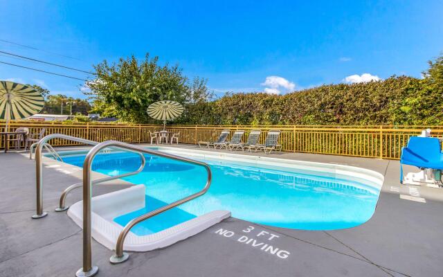 Econo Lodge Norwalk