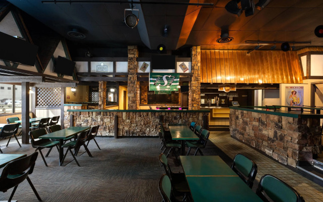 Ramada Plaza by Wyndham Regina Downtown