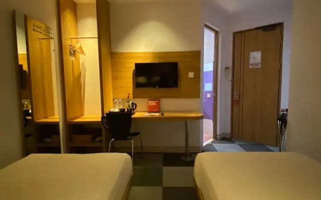 Zoom Hotel jemursasri