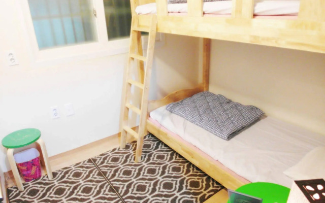 Crossroad Backpackers