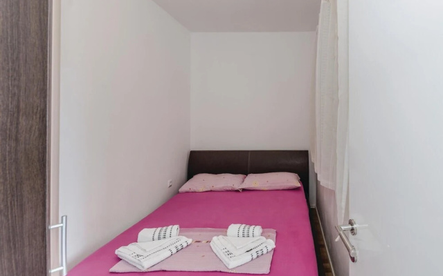 Nice Home in Pag With Wifi and 2 Bedrooms