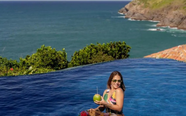 Cliffside Luxury Inn