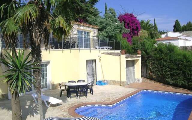 Villa 5 Bedrooms With Pool Wifi And Sea Views 107942