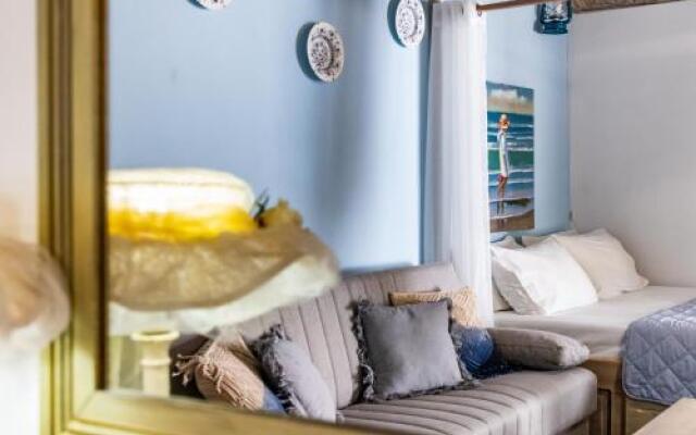 Yianna Cottage Studios