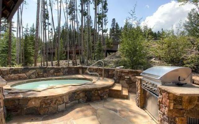 Ski Bridge Lodge by Pinnacle Lodging