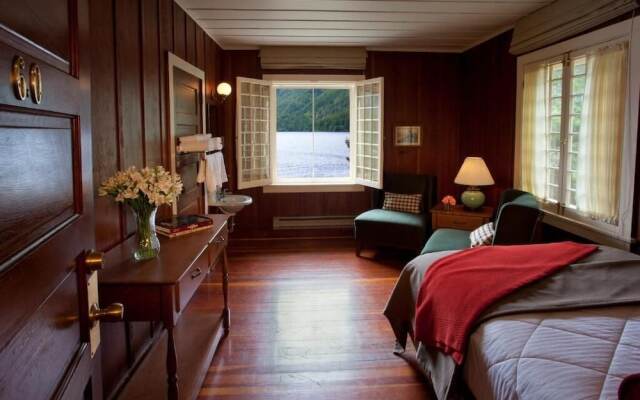 Lake Crescent Lodge