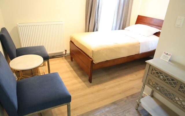 Elegant Suite at 700 Bathurst