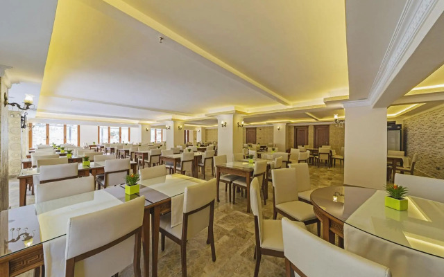 Lausos Palace Hotel