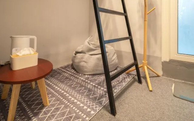 Xishixuan Homestay (Guangzhou Shangxiajiu Pedestrian Street Hualinsi Subway Station)