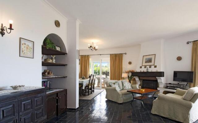 607 Villa Lorena