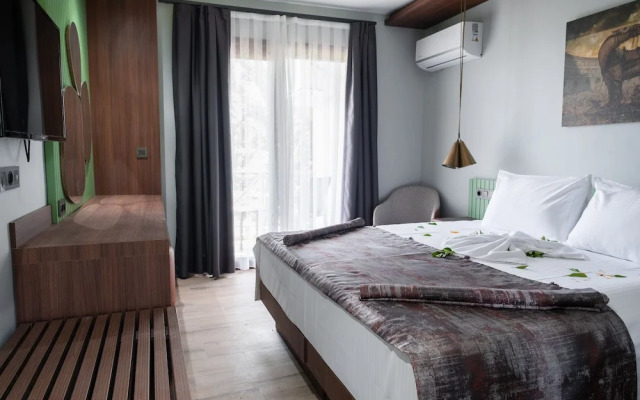 Assos Troy Beach Hotel