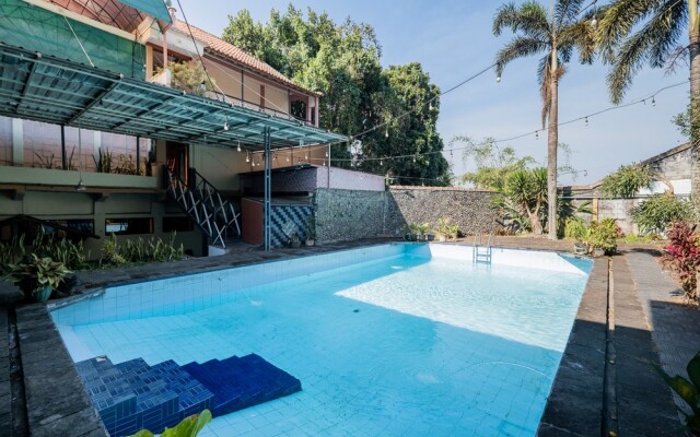 Urbanview Hotel Near Jatim Park 1 by RedDoorz