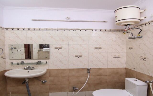 OYO 12338 Hotel Venus Inn